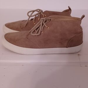 NWOT Men's Tan Suede Sneakers Size 7